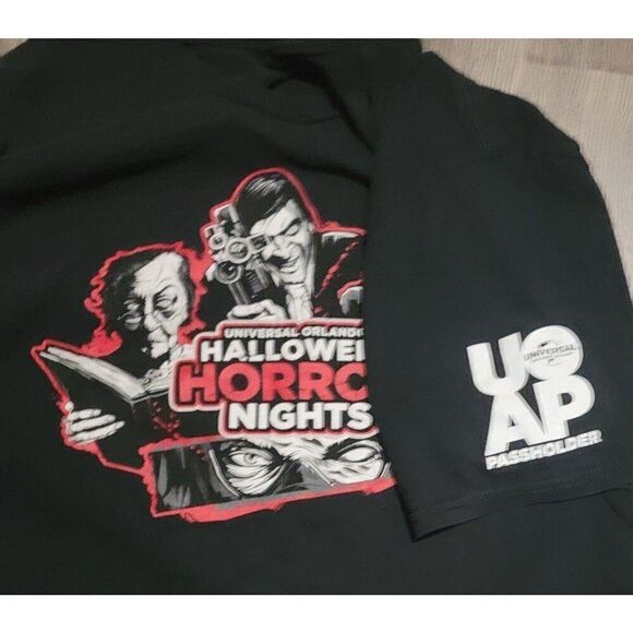 Halloween Horror Nights 30th Anniversary pass holder - Picture 2 of 3